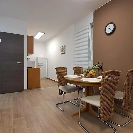 Apartment Greenline Pula